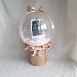 Balon z polaroidem